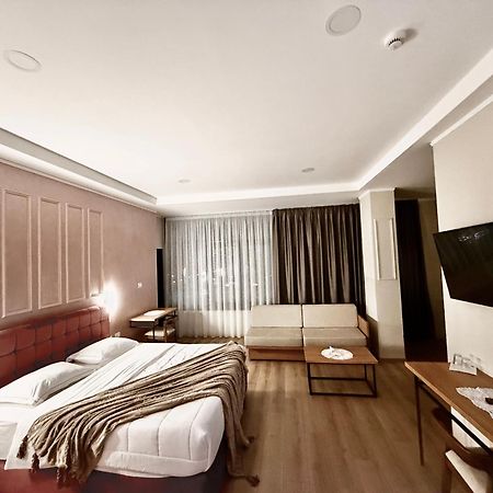 Hotel Republika Berat Ngoại thất bức ảnh