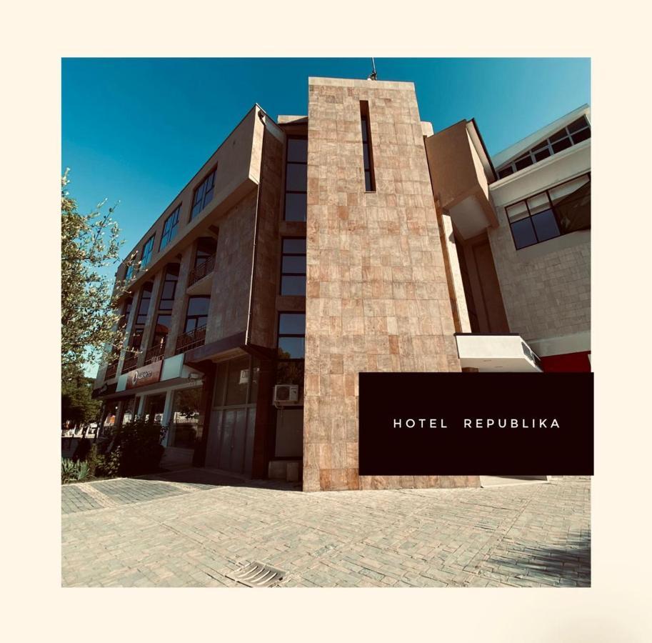 Hotel Republika Berat Ngoại thất bức ảnh
