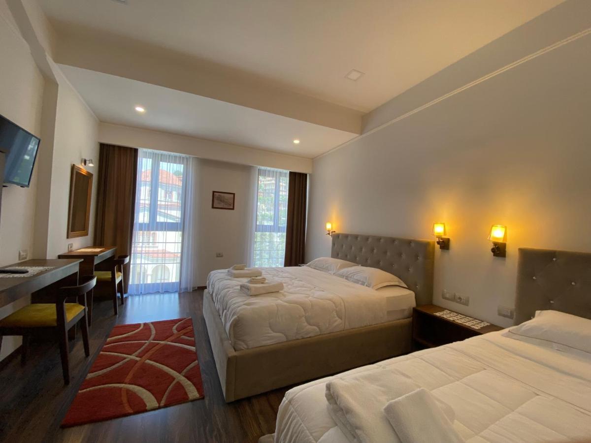 Hotel Republika Berat Ngoại thất bức ảnh