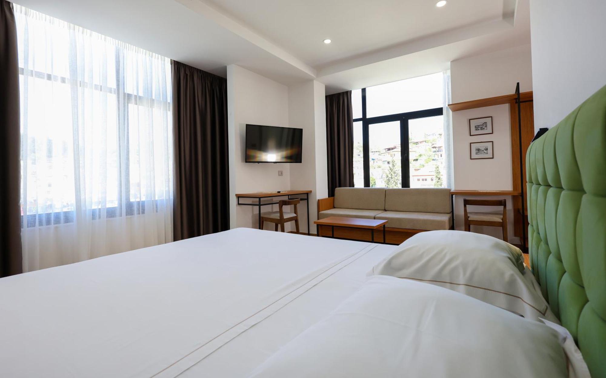 Hotel Republika Berat Ngoại thất bức ảnh