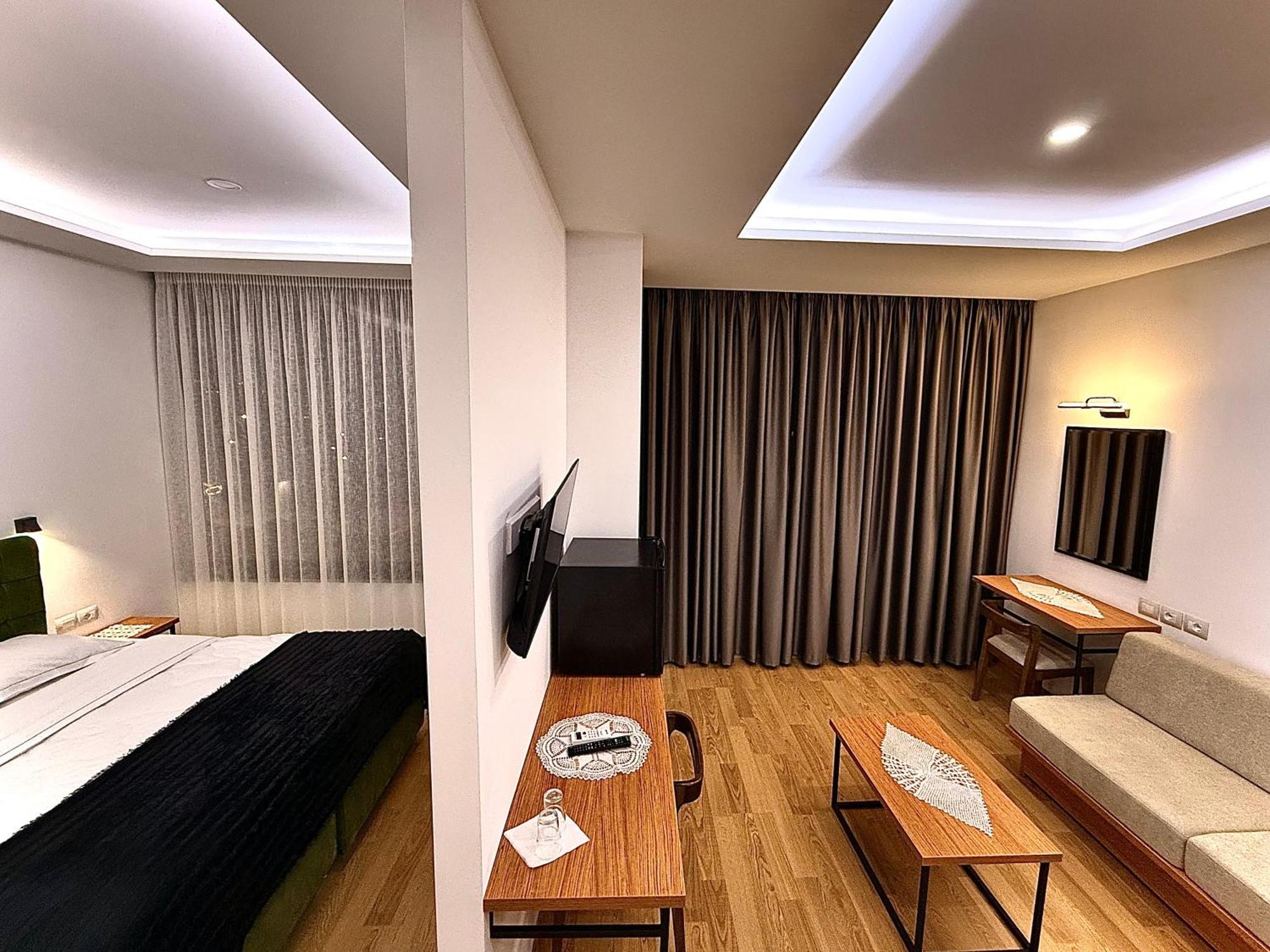 Hotel Republika Berat Ngoại thất bức ảnh